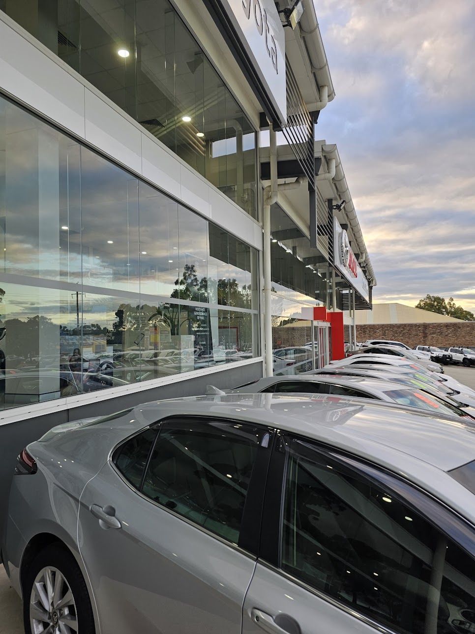 flash window cleaning, cleaning the windows of a Toyota car dealership